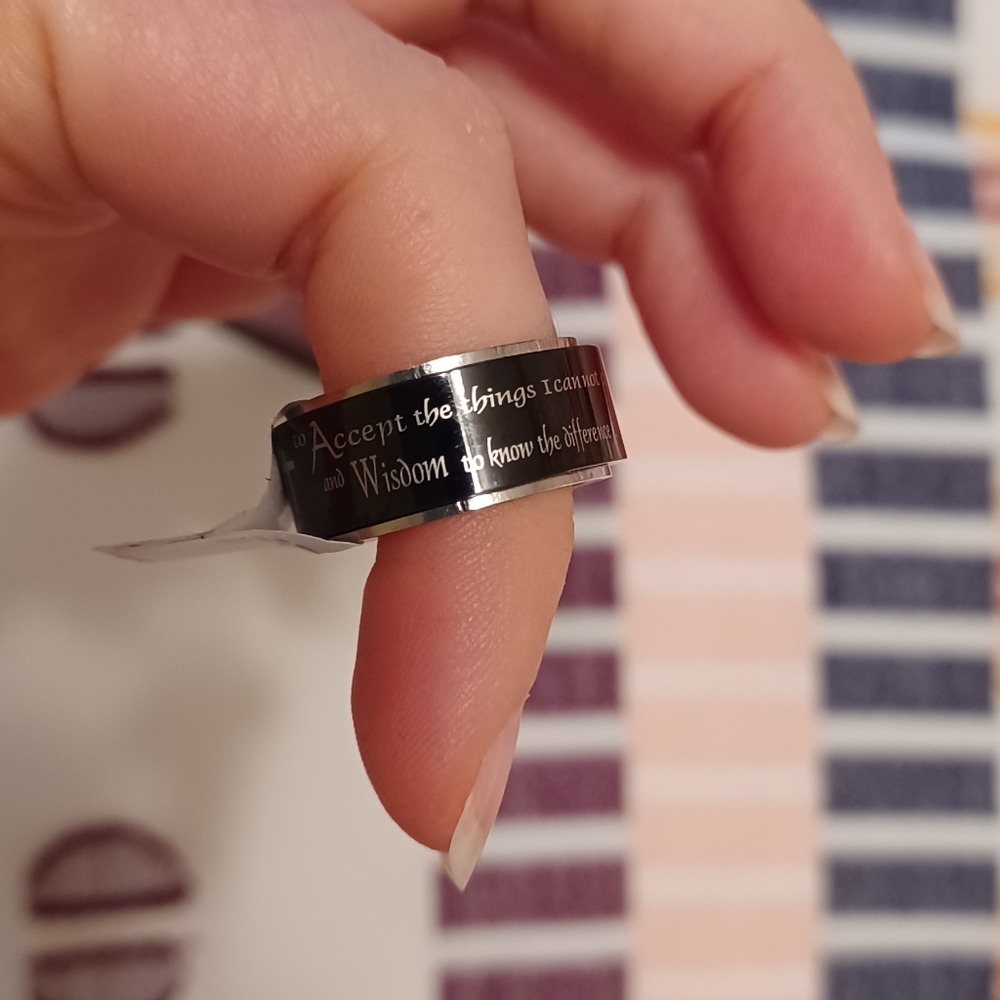 NWOT Wooden Serenity Prayer box with ring size 7